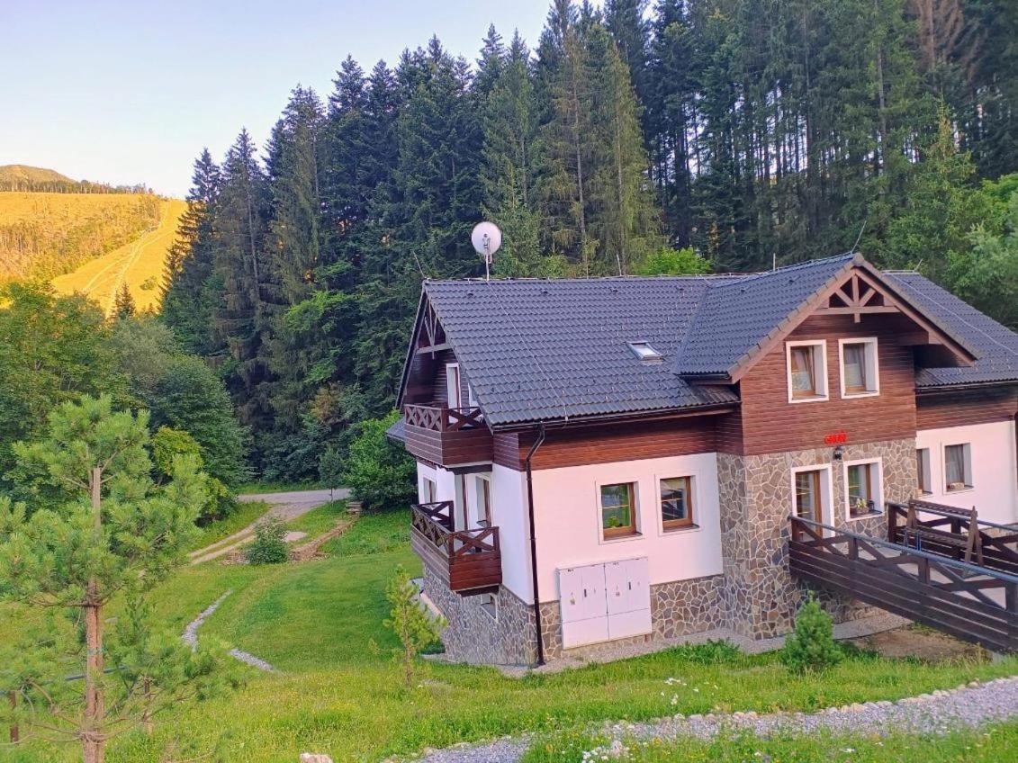 Apartman Grun -Vratna-Paseky Zilina Exterior photo